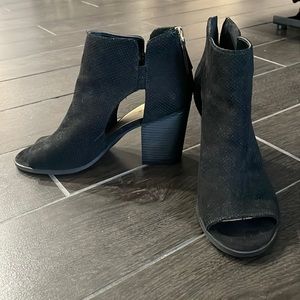 NWOT Guess Peep-toe Heeled Ankle Boots